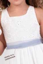 Vestido niña ceremonia blanco con encaje y lazo tul azul - Imagen 4