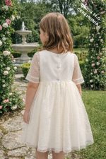 Vestido niña ceremonia blanco roto tul plumeti con jaretas elegante "Colección Camelia" - Imagen 2