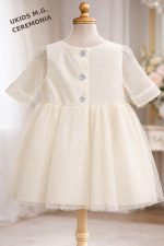 Vestido niña ceremonia blanco roto tul plumeti con jaretas elegante "Colección Camelia" - Imagen 4