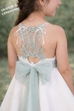 Vestido niña ceremonia blanco con lazo verde agua y espalda bordada - Imagen 3