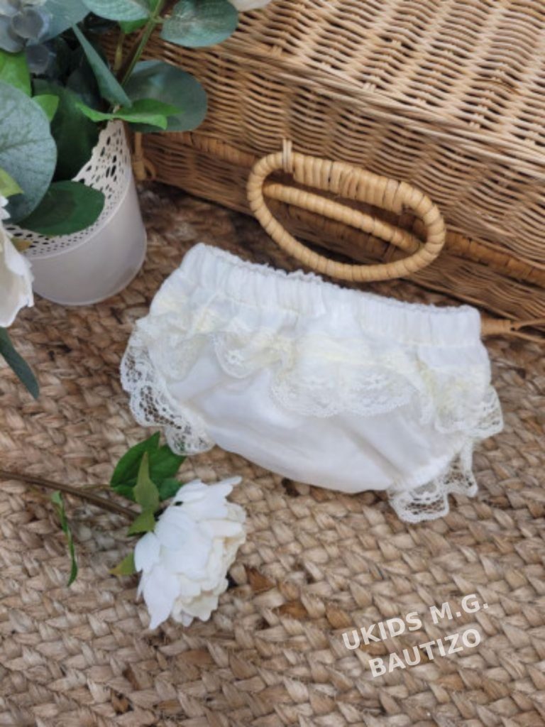 Culetín de bautizo para bebé en organza