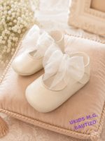 Zapato de bautizo para bebé en piel nacarada con lazo de organza color marfil