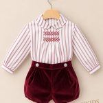 Conjunto bebé burdeos con camisa de rayas y pantalón corto