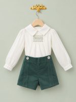 Conjunto bebé camisa blanca y peto corto verde con tirantes