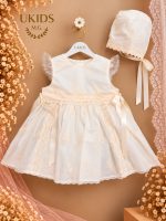 Vestido bautizo blonda beige con manga corta y capota