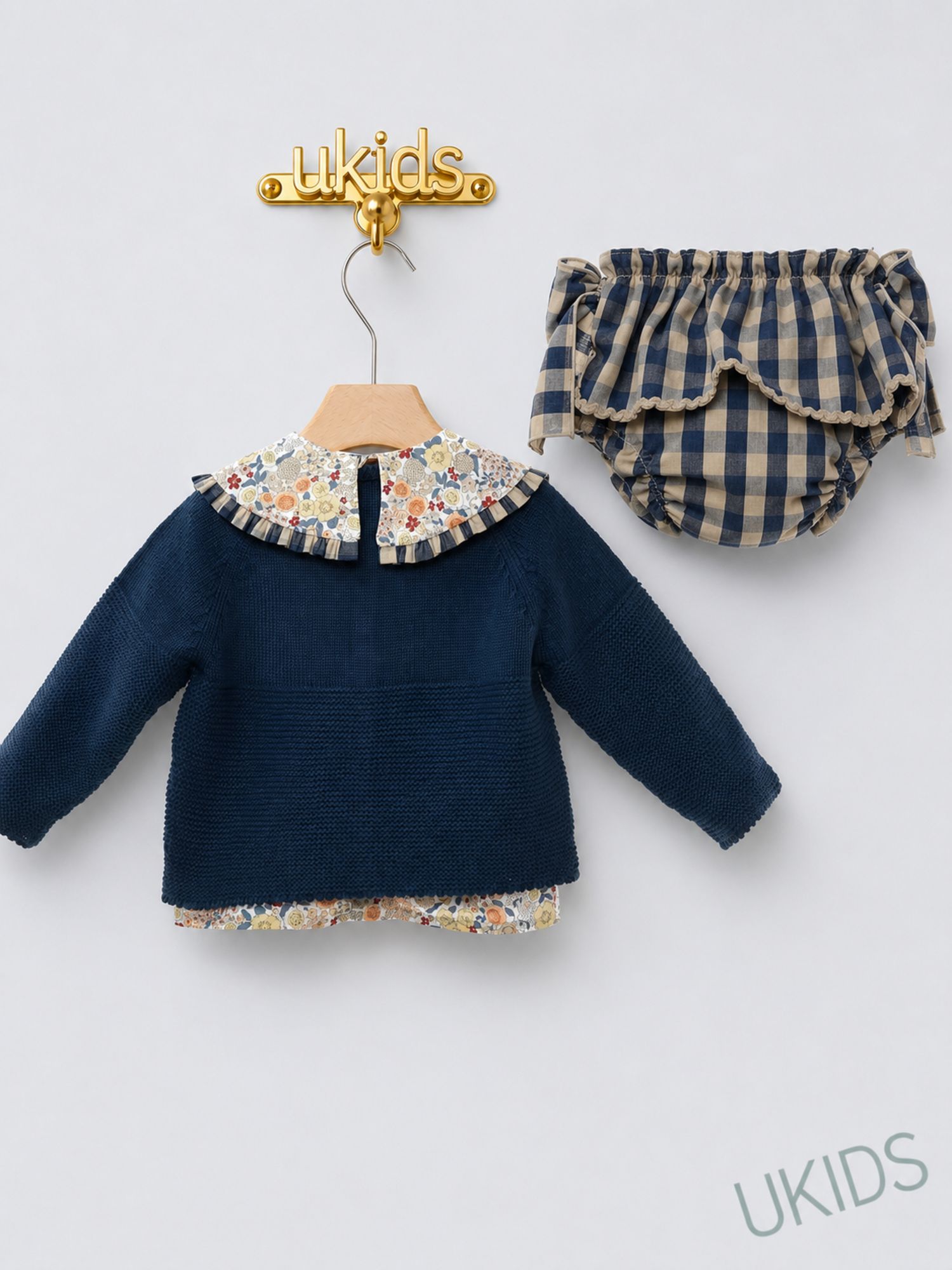 Conjunto niña 3 piezas Familia Camelia