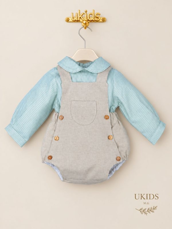 Conjunto de bebé niño con peto beige y camisa de rayas verde empolvado