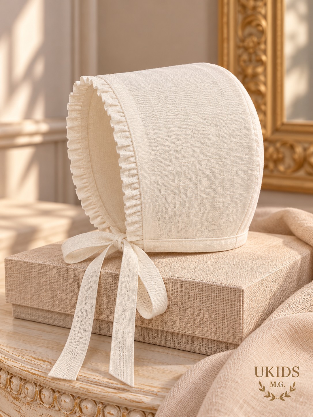 Capota lino bautizo en color crudo para bebé